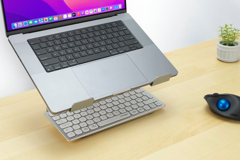 Base para Notebook Universal  Aluminio hasta 16" K50424WW